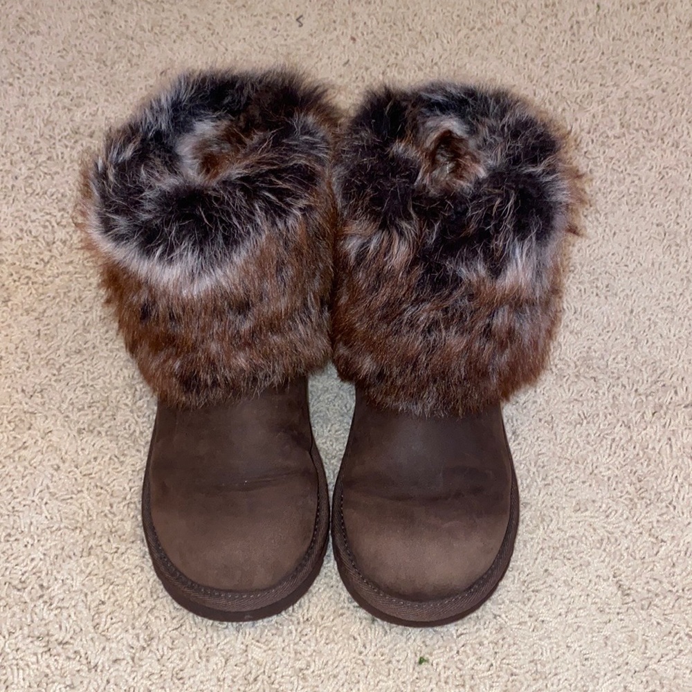 Youth 3 Ugg boots